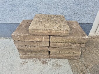 Predám betónové kocky 50x50x10cm - 2