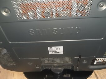 TV Samsung 107 - 2