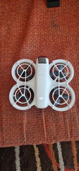 DJI Neo s prislusenstvom - 2