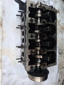 Hlava motora + Vstrekovače  PD 1.9tdi 85kw - 2