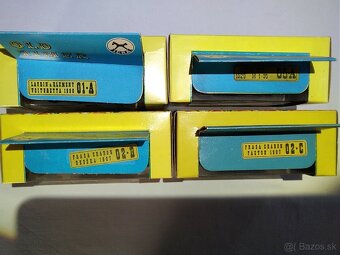 Staré hračky autá. - 2