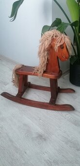Drevený hojdací koník - 2