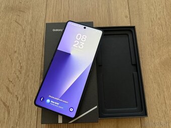 Samsung Galaxy Z Flip 7 - 2