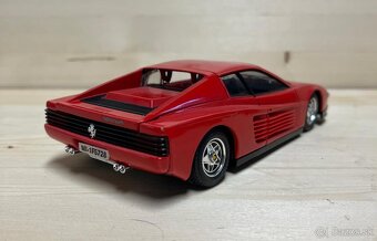 Bburago 1:24 Ferrari Testarossa 1984 red - 2