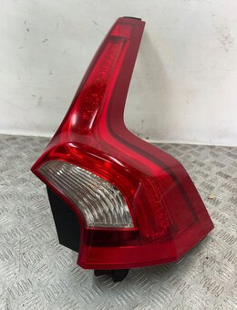 Volvo V60 2011- ľavé a pravé zadné svetlo cena za ks - 2