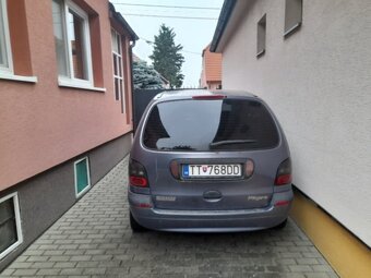 Renault - 2