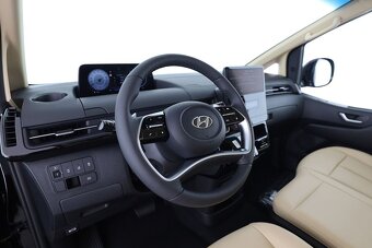 Prenájom 9 miestneho auta Hyundai Staria 4x4 Premium - 2