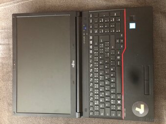 Fujitsu LifeBook E556 - 2