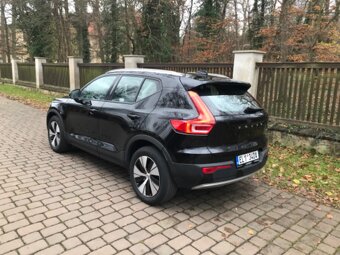 Volvo XC40 benzín + elektro - 2