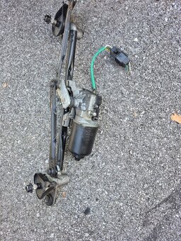 Hyundai I20 rok 2008-2014 mechanizmus stieračov - 2