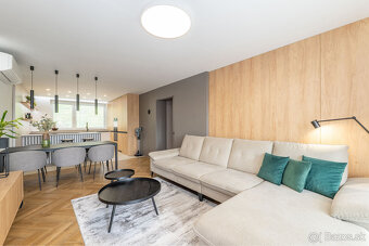 Dizajnový 3-izbový byt kompletne zariadený s garážou - 2