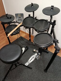 Bicie alesis - ako nové - 2