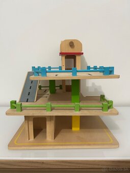 Predám drevené hračky - detská garáž - 2