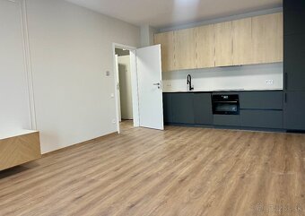 NA PREDAJ NOVÝ 2 IZBOVÝ BYT S BALKÓNOM - 2