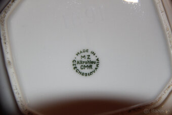 Starožitné koreničky v poličke - 2