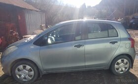 Toyota yaris 2006, 1.0l.najm152tis. - 2