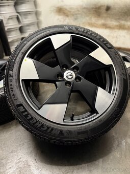 Zimná sada Volvo 5x108 R19 , 245/45/19 Volvo EX30 - 2