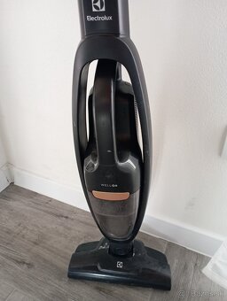 Tyčový vysávač Elektrolux - 2