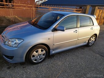 Corolla 1,6benzin. Rok 2005, klima, disky R17. - 2