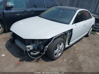 Predám havarovanú Audi a4 2.0 benzin automat 187tis km - 2