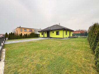 Moderný nízkoenergetický rodinný dom s veľkým pozemkom. - 2