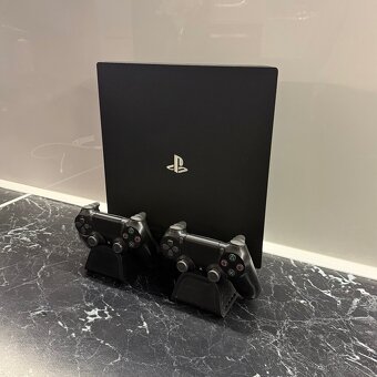 PS4 PRO 1TB - 2
