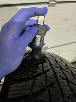 Zimné Pneu Bridgestone 215/65 R17 - 2