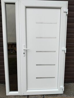 Plastové dvere biele - 2