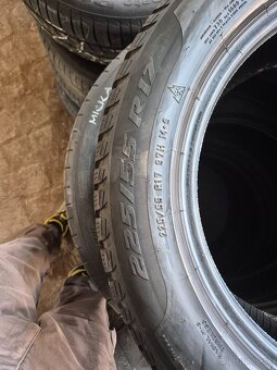 Pneumatiky pirelli 225/55 R17 zimné - 2