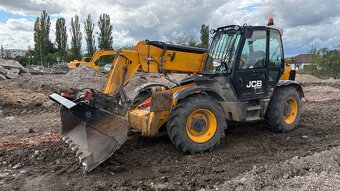 Teleskopický manipulátor JCB 535 125 - 2