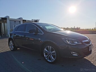Opel Astra J - 2