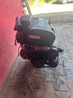 Motor 1,6 16V Opel 77KW Z16XEP Astra kompletní - 2