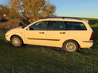 Ford focus kombi 1,6 16v benzín - 2