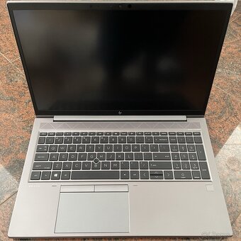HP ZBook Firefly G7 15" – i7-10810U / Quadro P520 / 32GB RA - 2