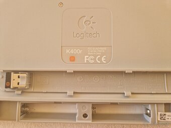 Logitech K400r Wireless Touch Keyboard - 2