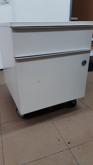 Predam kontajner ku kancelarskemu stolu - 2