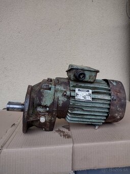 Elektromotor 1,1kW s prevodovkou - 2