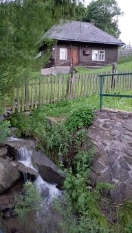 Chalupa s potokom, pod lesom okr. SK - 2