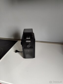 Predám zanovny mlynček Delonghi - 2