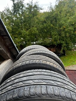 Predám letne pneu 215/50R18 - 2