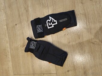 Race face chrániče lakťov - 2