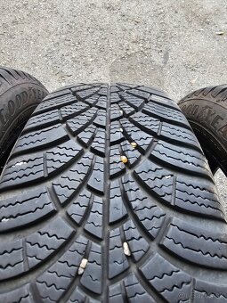 185/60R15 - 2