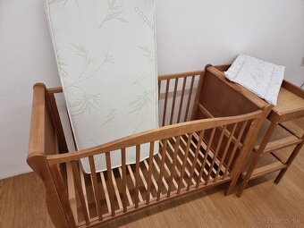 Postielka a prebalovaci pult - 2