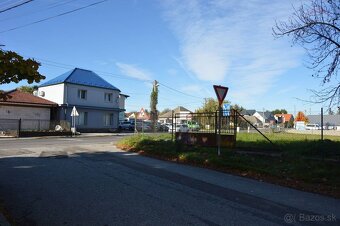 Predaj stavebný pozemok + právoplatné stavebné povolenie + p - 2