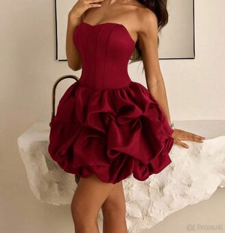 Krásne červené šaty - 2