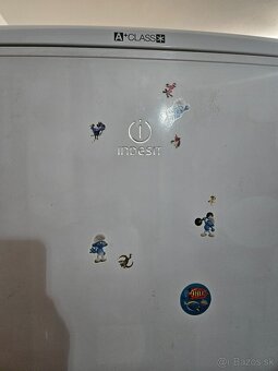 Chladnička s mrazničkou Indesit - 2