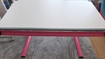 Detský stolík. - 2