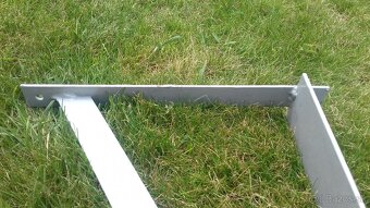 konzola na policu - 2