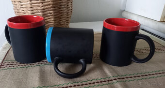 čierne hrnčeky - 2