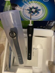 Oscilačno-rotačné kefky Braun Oral-B Pro 790 crossaction - 2